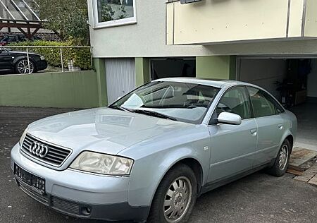 Audi A6 2.4 -