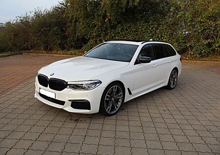 BMW M550d xDrive Touring A -