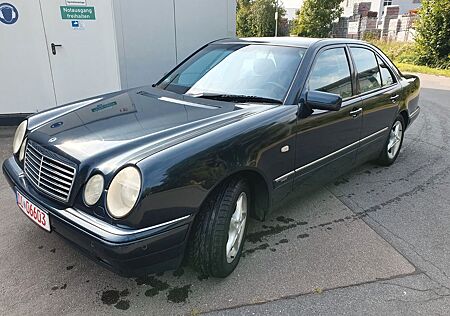 Mercedes-Benz E 280 Avantgarde