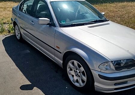 BMW 320i -
