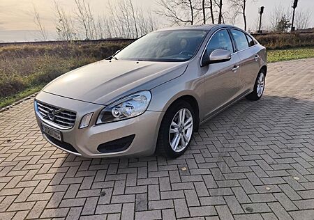 Volvo S60 T3 -
