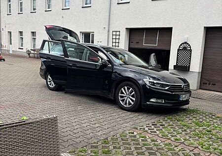 VW Passat Variant Volkswagen 2.0 TDI DSG Comfortline Varia...