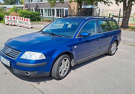 VW Passat Variant Volkswagen 2.3 V5 mit Autogasanl....