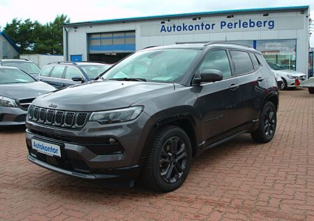 Jeep Compass 80th Anniversary.Teilleder.1Hand