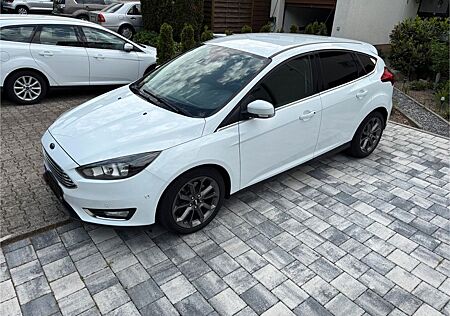 Ford Focus 2,0TDCi 110kW; BJ 2015; Titanium