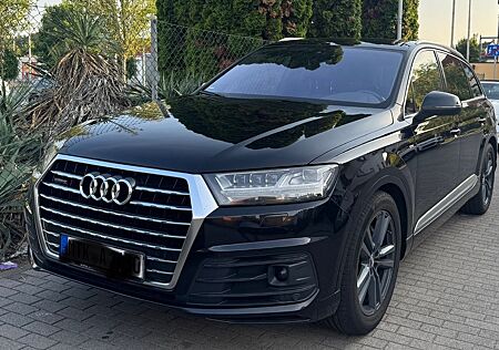 Audi Q7 3.0 TDI-S-Line Plus/Bose/LED/7-Sitze/AHK/Pano