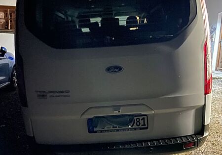 Ford Tourneo Custom