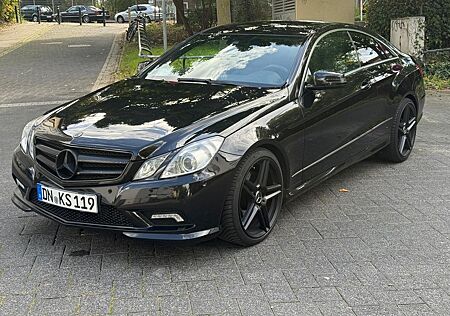 Mercedes-Benz E 350 Coupé CDI BlueEFFICIENCY AVANTG....