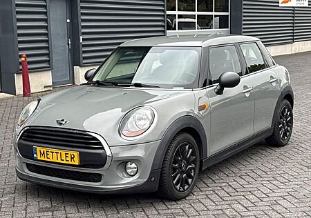 Mini One D 1.5 Business, navigatie, cruise control