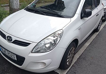 Hyundai i20 1.2 Einparkhilfe Wenig KM TÜV Neu
