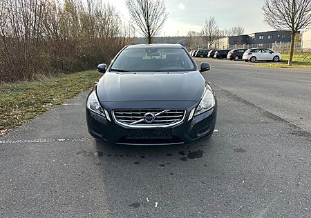 Volvo V60 D2 Geartronic Powershift Kinetic Kinetic