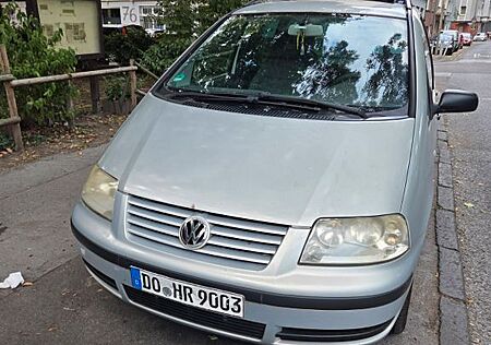 VW Sharan Volkswagen 1.9TDI 96kW Family Family