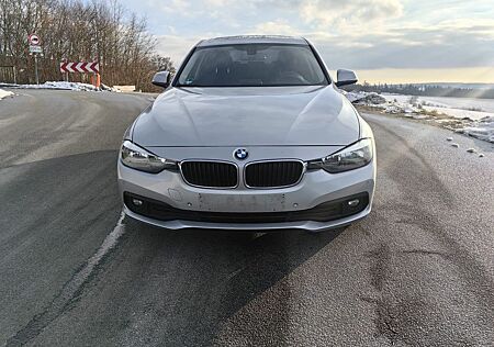 BMW 320 d Efficient Dynamics*Navi*Kamera*