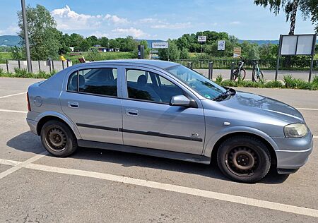 Opel Astra 1.6 Njoy Njoy