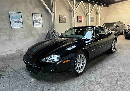 Jaguar XK8 Coupe 1. Hand erst 77.930 km