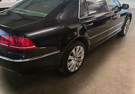 VW Phaeton Volkswagen 4.2 V8 4MOTION Tiptronic 5-Sitzer -