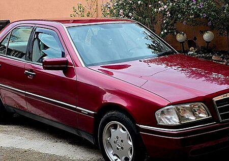 Mercedes-Benz C 180 Rostfrei,Elegance .H. Zulassung. TÜV.08/27