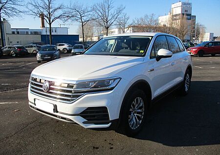 VW Touareg Volkswagen 3.0 V6 TDI DSG 4Motion -2-Hand-