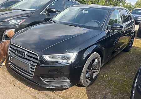 Audi A3 Sportback 1.6 TDI,NAVI,XENON,SPORTSITZE,MFL