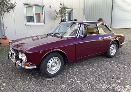 Alfa Romeo GTV 2000
