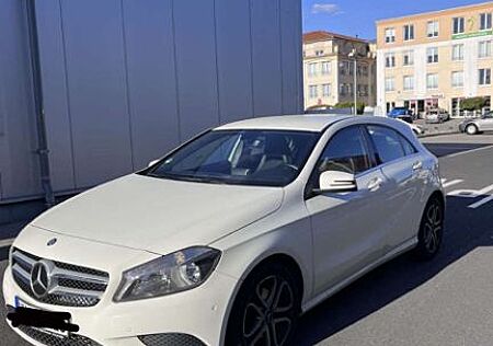 Mercedes-Benz A 180 -