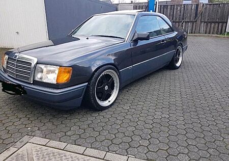 Mercedes-Benz CE 300 124