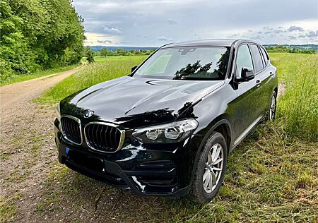 BMW X3 xDrive20i ADVANTAGE AT