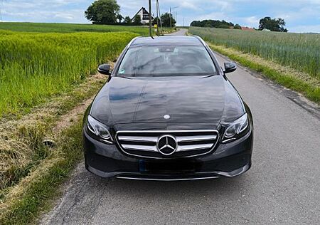 Mercedes-Benz E 220 E 220d AVANTGARDE