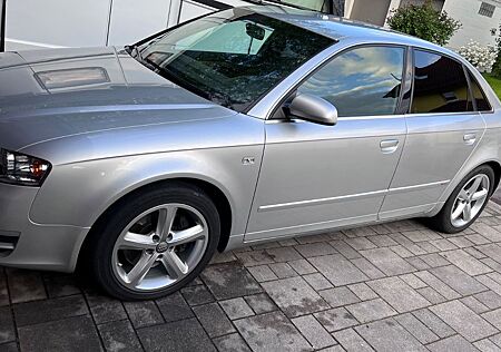 Audi A4 1.8 T - Turbo S-Line, PDC, AHK, SHZ,Teilleder