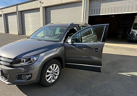 VW Tiguan Volkswagen 2.0 TDI 125kW 4MOTION Sport & Style S...
