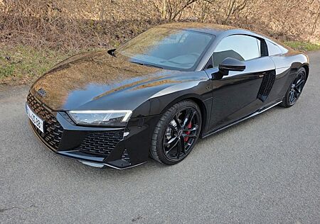 Audi R8 Coupe 5.2 FSI RWD Performance NEUWAGENZUSTAND