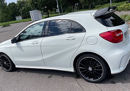 Mercedes-Benz A 200 AMG Line AMG Line