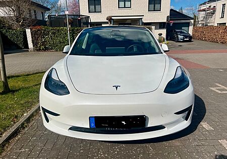 Tesla Model 3 RWD; ENHANCED AP; 19 Zoll, Garantie