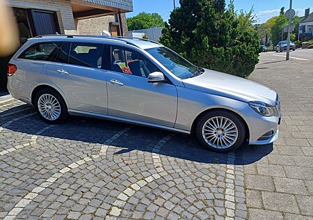 Mercedes-Benz E 200 T -