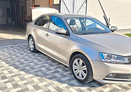 VW Jetta Volkswagen 1.2 TSI BlueMotion Technology -
