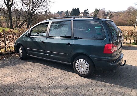 VW Sharan Volkswagen 2.0 Benzin