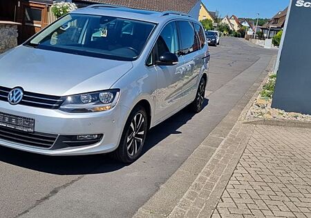 VW Sharan Volkswagen 2.0 TDI IQ.DRIVE AHK schwenkb. Panoramad.