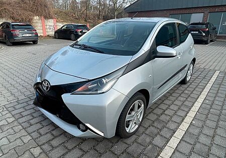 Toyota Aygo (X) -Play Touch 1.0 mit Rückfahrkamera