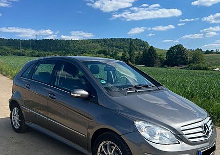 Mercedes-Benz B 200 Special Edition / HU/AU NEU / Scheckheftg.