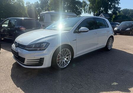 VW Golf Volkswagen VII Lim. GTD PANO NAVI
