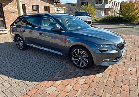 Skoda Superb Combi L&K 4x4+Sitzbelüft+Navi+Allrad+