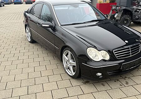 Mercedes-Benz 220