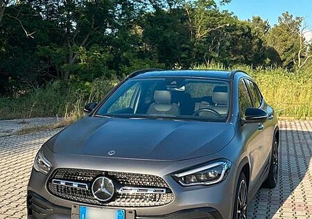 Mercedes-Benz GLA 220 d 4MATIC DCT