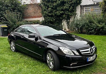 Mercedes-Benz E 350 Coupé CDI BlueEFFICIENCY AVANTG....