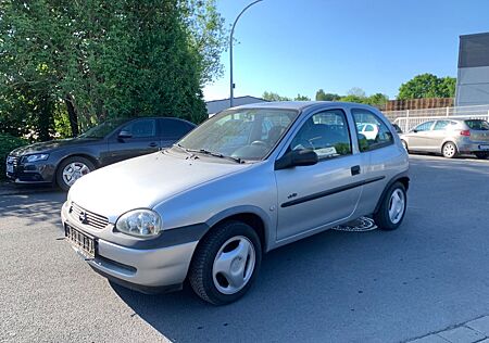 Opel Corsa 1.4 Automatik Tüv Neu