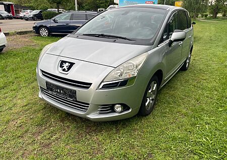 Peugeot 5008 1.6 Premium 155 THP Automatik 7 Sitzen