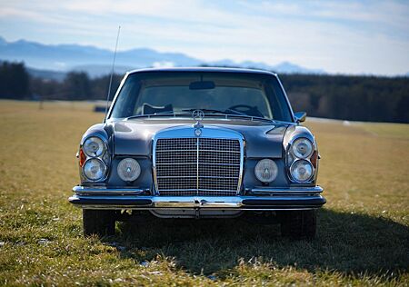Mercedes-Benz 300 300sel 3,5 w109