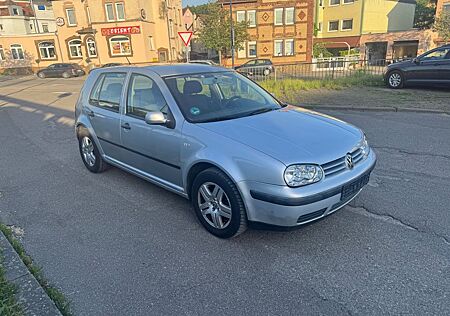 VW Golf Volkswagen 1.6 Edition NEU Tüv / Klima