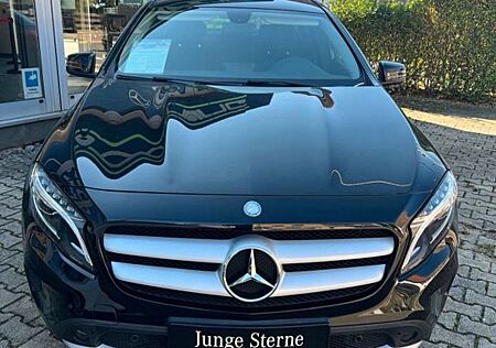Mercedes-Benz GLA 200 CDI, 7G-DCT,BI-XENON,NAVI,PDC,SHZ