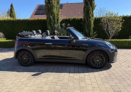 Mini One Cabrio Blackyard